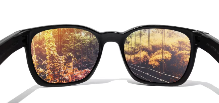Discover the Perks: What are the Advantages of Utilizing Polarized Sunglasses?