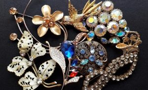 The Art of Selecting Meaningful Vintage Jewelry: A Guide to Finding Your Perfect Piece